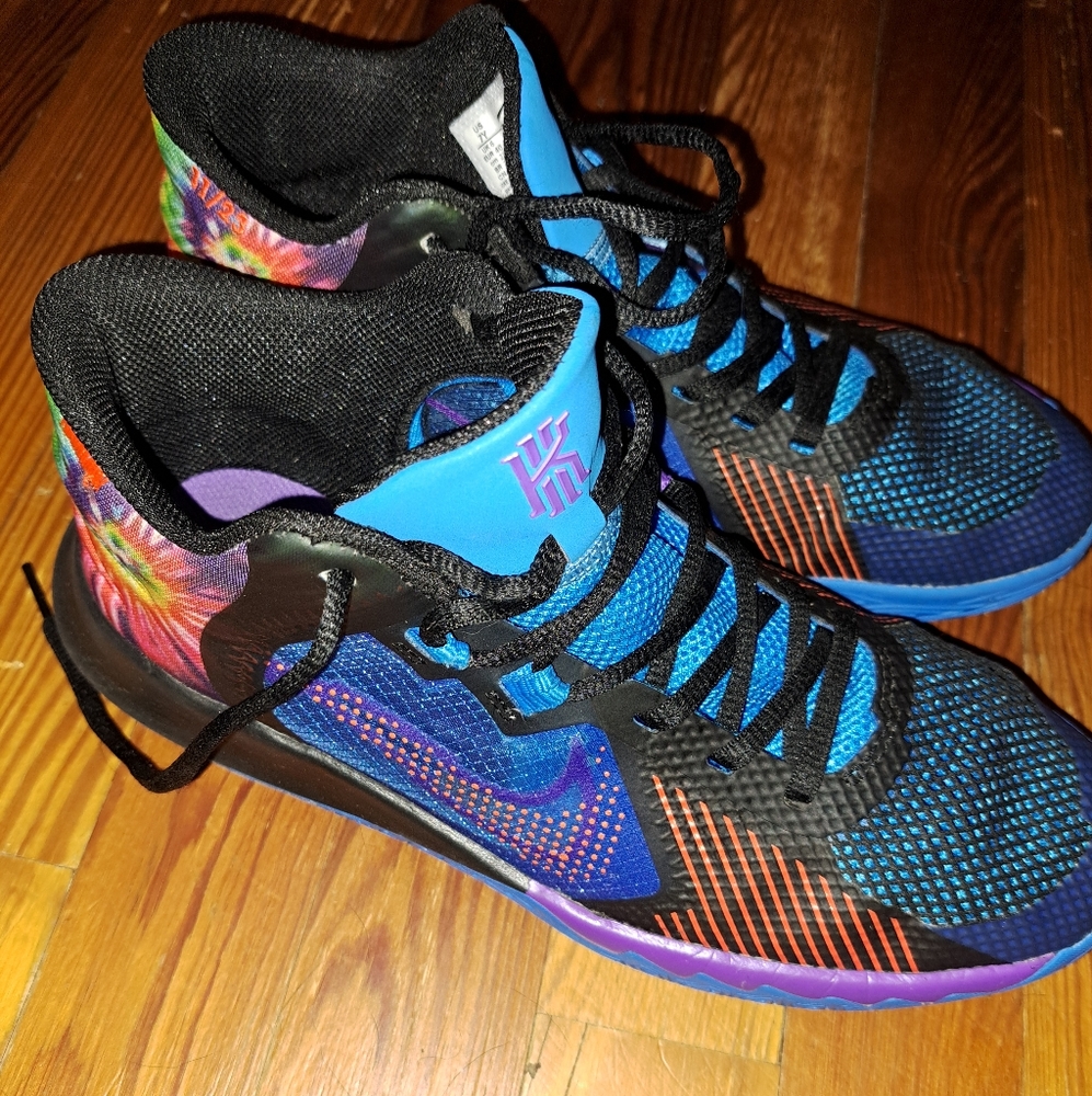 Nike youth shoe's